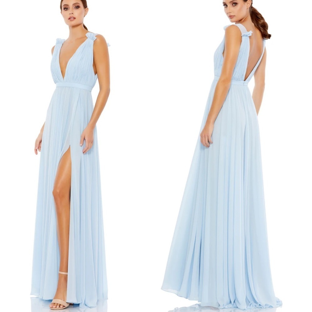 NWOT MAC DUGGAL Powder Blue Pleated Chiffon Sleeveless V-Neck Gown sz 6